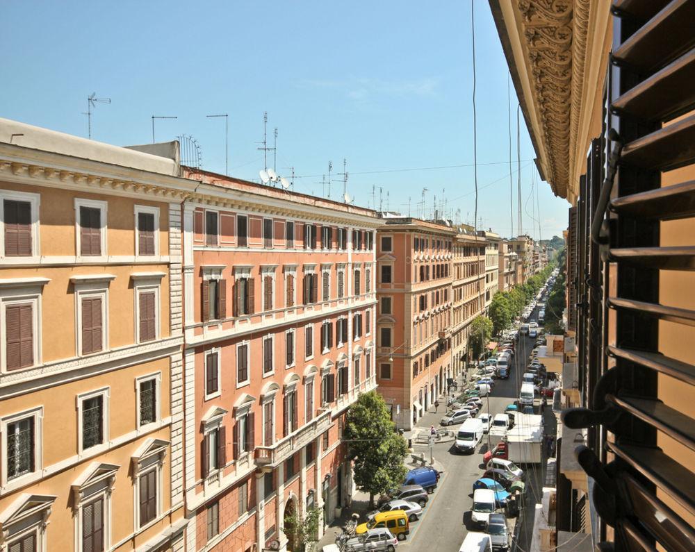 San Pietro's - Pensión Roma